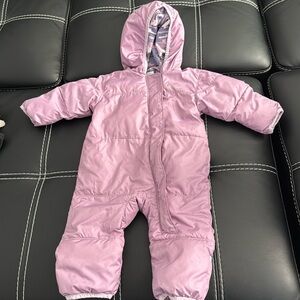 Cute warm 6-12 months old snow suit like new baby grew fast out of this one